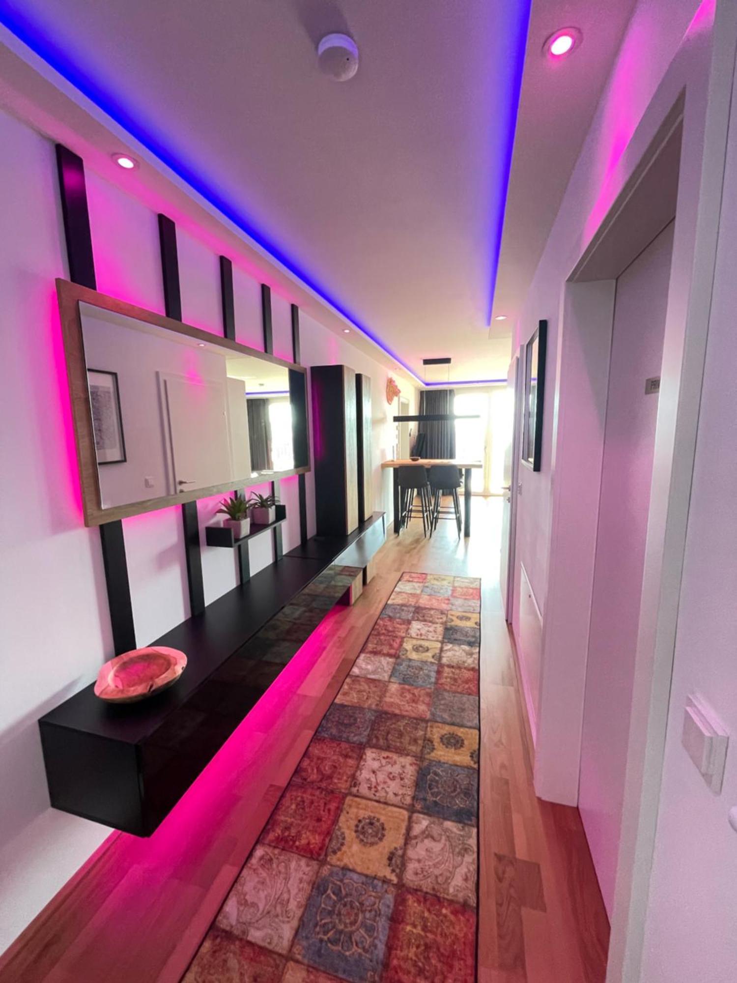 100 Qm Penthouse, Self-Check-In, 2 Parkplaetze Apartment Graz Exterior photo